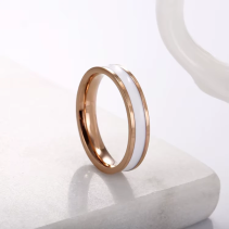 Obrączka ze stali chirurgicznej 4 mm z białą emalią | Elegancki pierścień