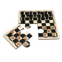 Drewniane warcaby puzzle – plansza z czarno-białych elementów i pionki w dwóch kolorach.